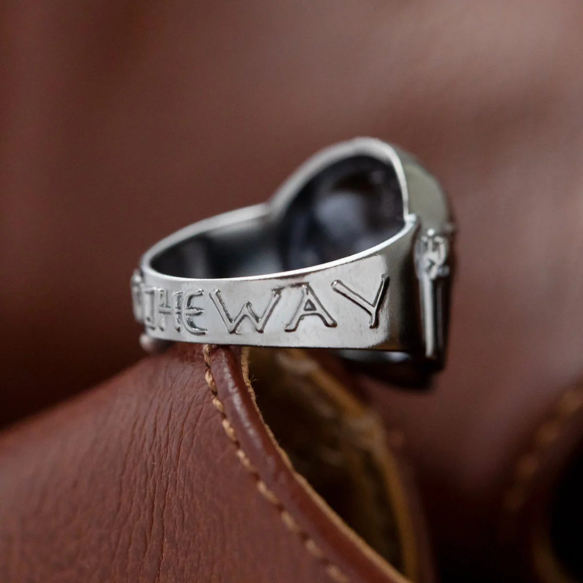 Star Wars x RockLove The Mandalorian Helmet Ring - Image 10